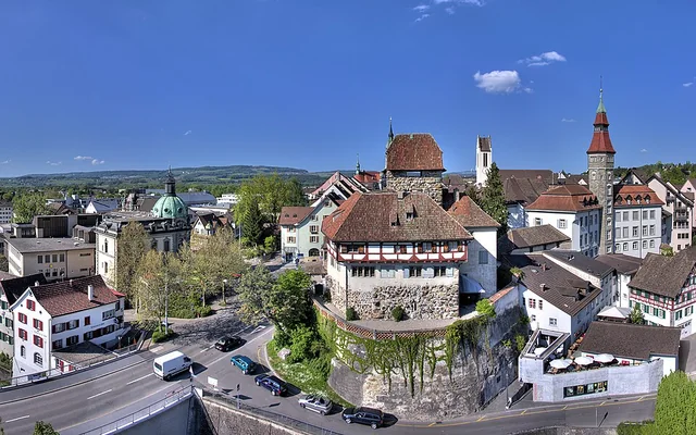 Castello di Frauenfeld e centro storico circostante visti dall’alto – rappresentazione sfocata